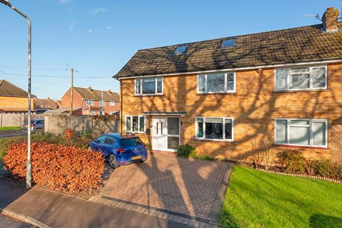 4 Bedroom Semi-Detached House For Sale In Mount Pleasant, Paddock Wood, Tonbridge, TN12