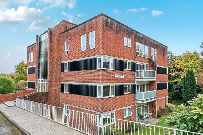 2 Bedroom Flat To Rent In Worthy Road, Winchester, SO23