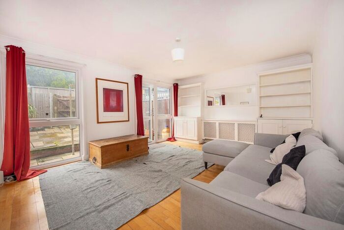 3 Bedroom Terraced House To Rent In Churchcroft Close London, SW12