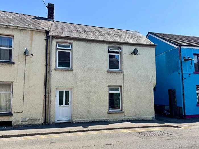 2 Bedroom House To Rent In Water Street, Carmarthen, SA31