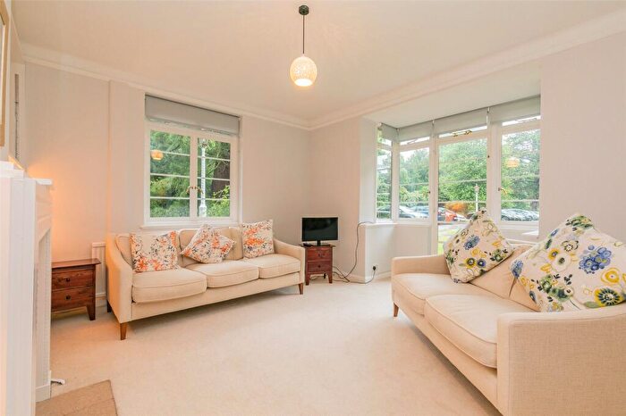 2 Bedroom Apartment To Rent In Manor Court, Cambridge, CB3
