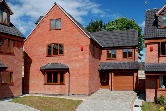 6 Bedroom Detached House To Rent In Maple Close, Broadmeadows, Alfreton, DE55