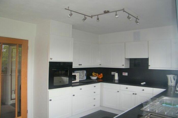 3 Bedroom Bungalow To Rent In Heath Road, Tadley, RG26