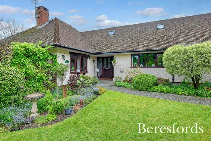 4 Bedroom Bungalow For Sale In Main Road, Danbury, CM3