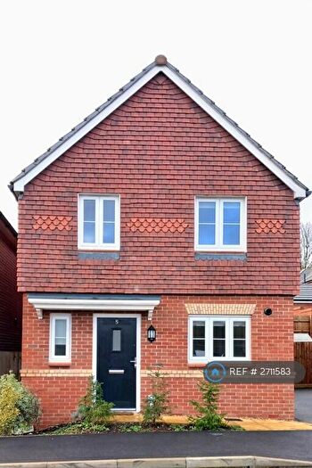 3 Bedroom Detached House To Rent In Portfields Road, Marlborough, SN8
