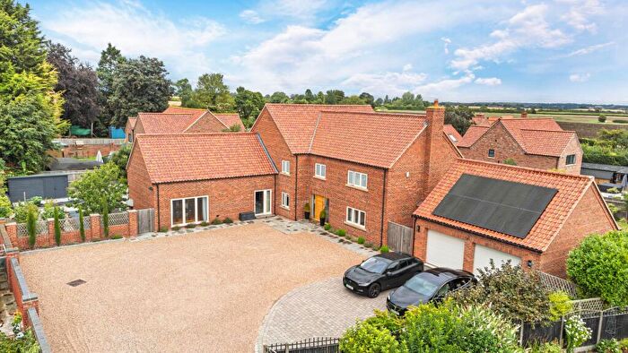 6 Bedroom Detached House For Sale In Luxury Living At Top Pastures House, DN22