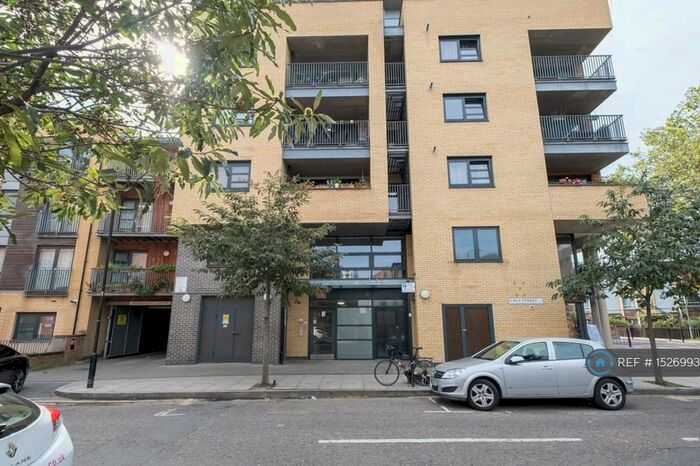 3 Bedroom Flat To Rent In Fawe Street, London, E14