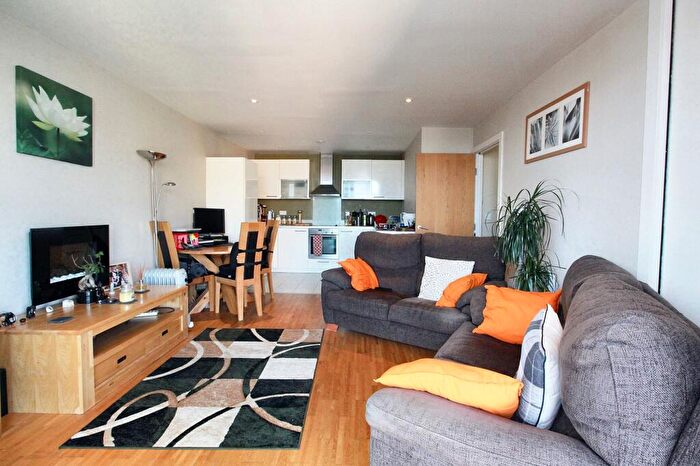 2 Bedroom Apartment To Rent In Kelso Place, Manchester, M15