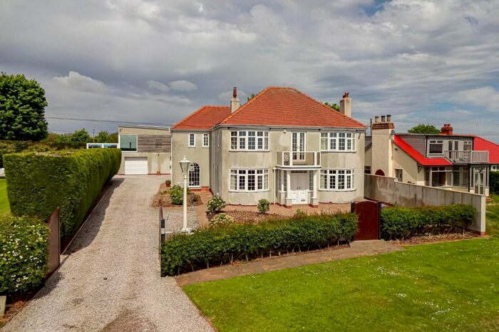 5 Bedroom Detached House For Sale In Bempton Short Lane, Bridlington, East Yorkshire, YO16
