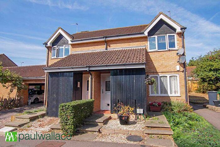 1 Bedroom Maisonette For Sale In Beeston Drive, West Cheshunt, EN8