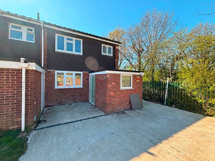 3 Bedroom End Of Terrace House To Rent In Hamilton Drive, Romford, RM3