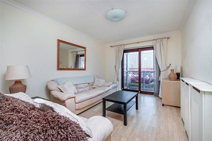 2 Bedroom Flat To Rent In Trawler Road, Maritime Quarter, Swansea, SA1