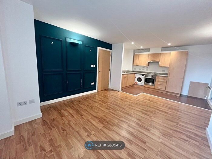 2 Bedroom Flat To Rent In Queens Road, Nottingham, NG2