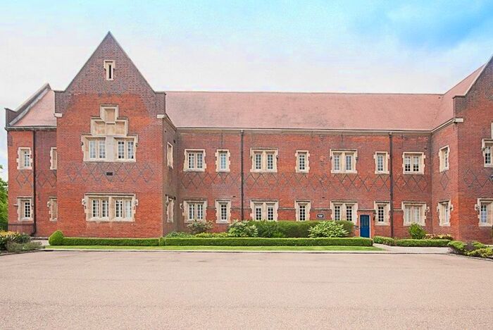 2 Bedroom Flat To Rent In The Galleries, Warley, Brentwood, CM14