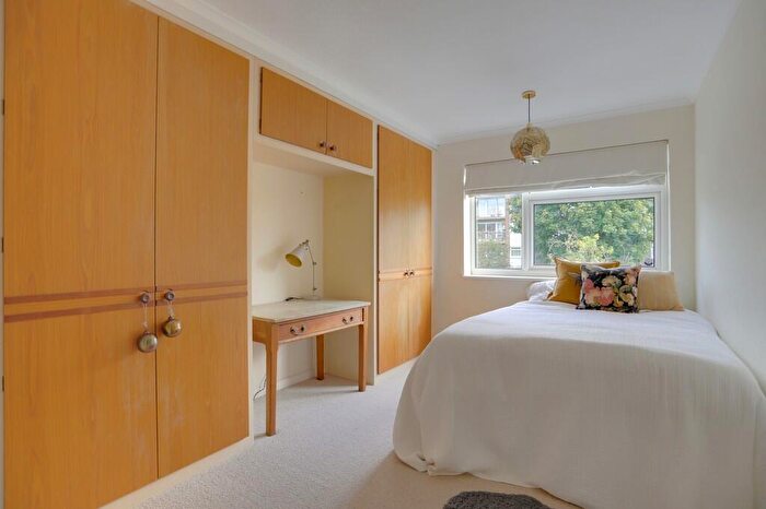 2 Bedroom Apartment To Rent In High Beech, Eversley Park Road, N21