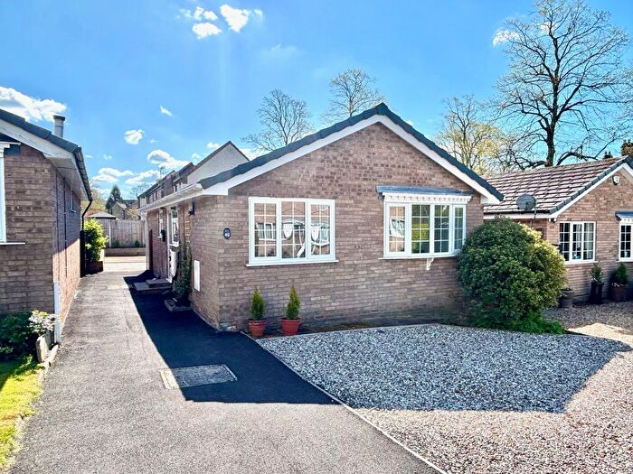 3 Bedroom Detached Bungalow For Sale In The Parkway, Darley Dale, DE4
