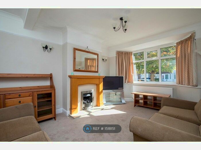 4 Bedroom Terraced House To Rent In Tennyson Avenue, New Malden, KT3