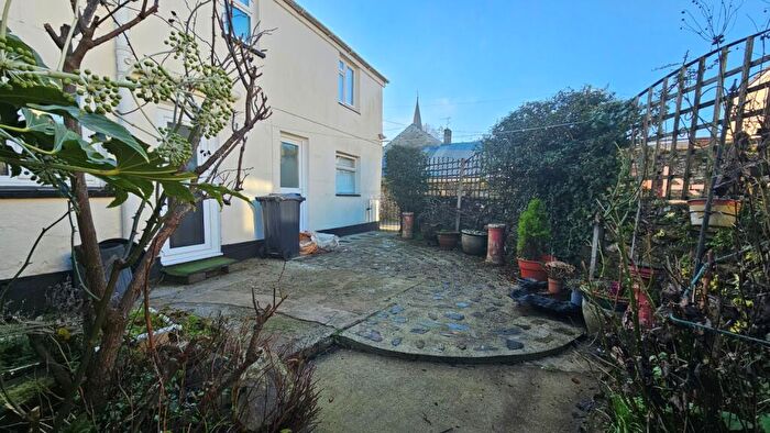 3 Bedroom Cottage For Sale In North Street, Lostwithiel, Cornwall, PL22