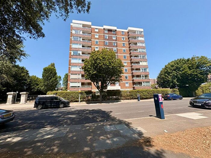 2 Bedroom Apartment For Sale In Blount Road, Old Portsmouth, PO1