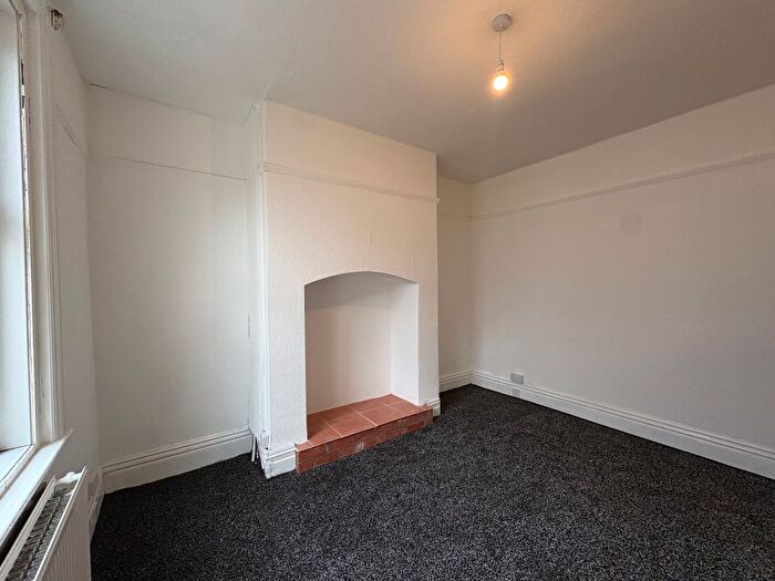 3 Bedroom Semi-Detached House To Rent In North Avenue, Blackpool, FY3