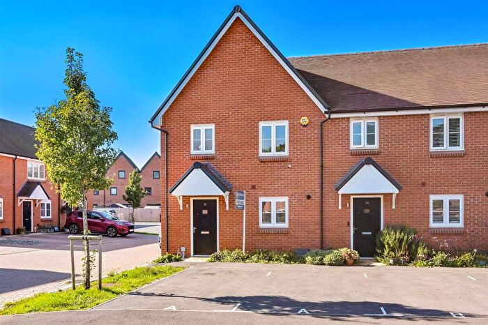 3 Bedroom End Of Terrace House For Sale In Avon Road, Curbridge, SO30