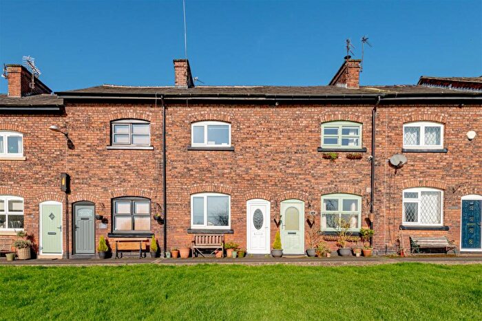 2 Bedroom Terraced House For Sale In Bowling Green Row, Atherton, Manchester, M46
