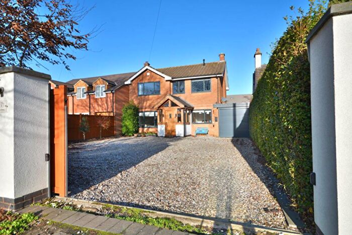 4 Bedroom Detached House For Sale In Crick Road, Hillmorton, CV21