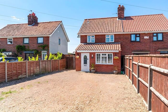 3 Bedroom Semi-Detached House For Sale In Stalham Road, Hoveton, NR12