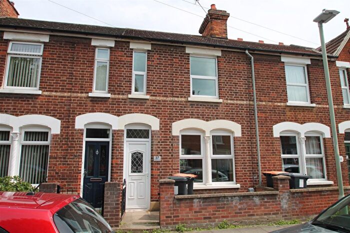 2 Bedroom Terraced House To Rent In Pembroke Street, Bedford, MK40