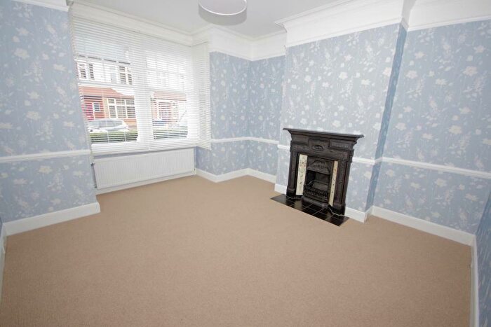 3 Bedroom Terraced House To Rent In Rosemary Avenue, Finchley, N3