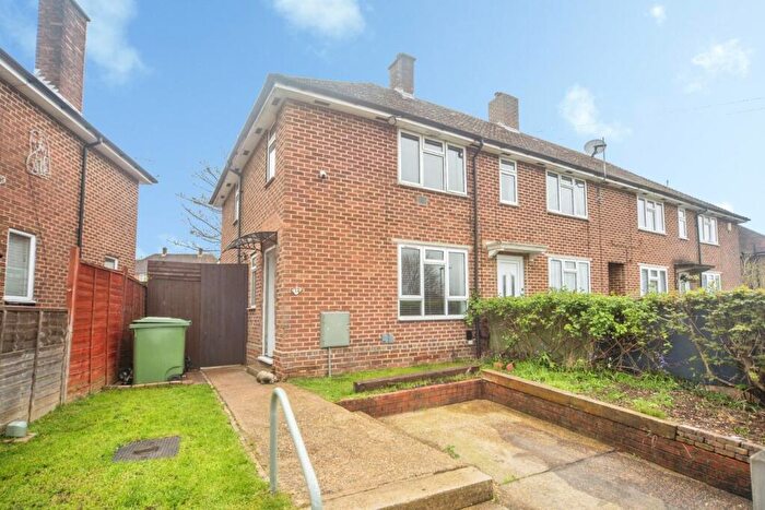 2 Bedroom End Of Terrace House For Sale In Outer Circle, Southampton, SO16