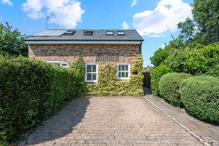 3 Bedroom Detached House For Sale In Wheelers Lane, Epsom, KT18