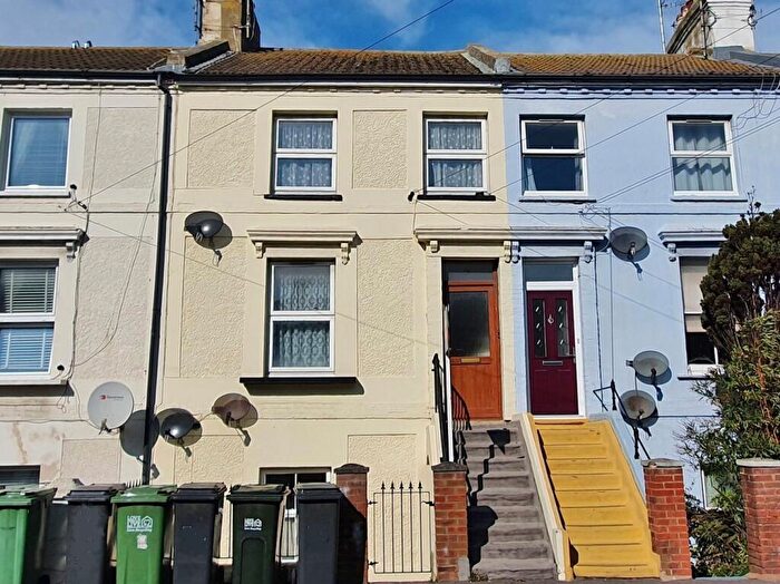 1 Bedroom Flat To Rent In Ashford Road, BN21