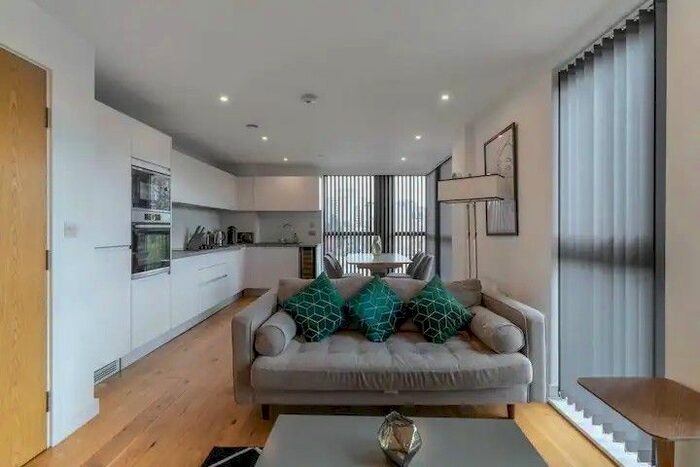 2 Bedroom Flat To Rent In Communication Row, Birmingham, B15