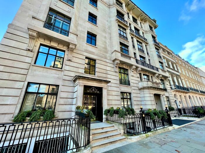 2 Bedroom Flat To Rent In Portland Place, Greater London, W1B