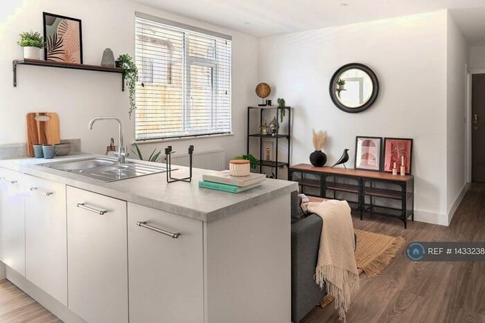 2 Bedroom Flat To Rent In Roath, Cardiff, CF24