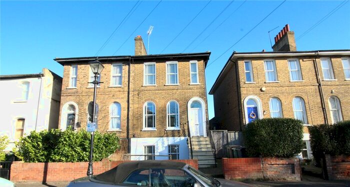 1 Bedroom Flat To Rent In East Avenue, London, E17