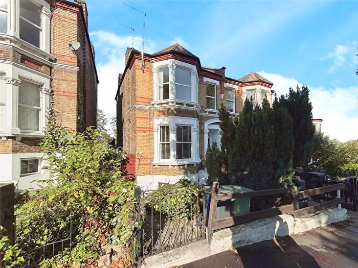 2 Bedroom Flat For Sale In Jerningham Road, London, SE14