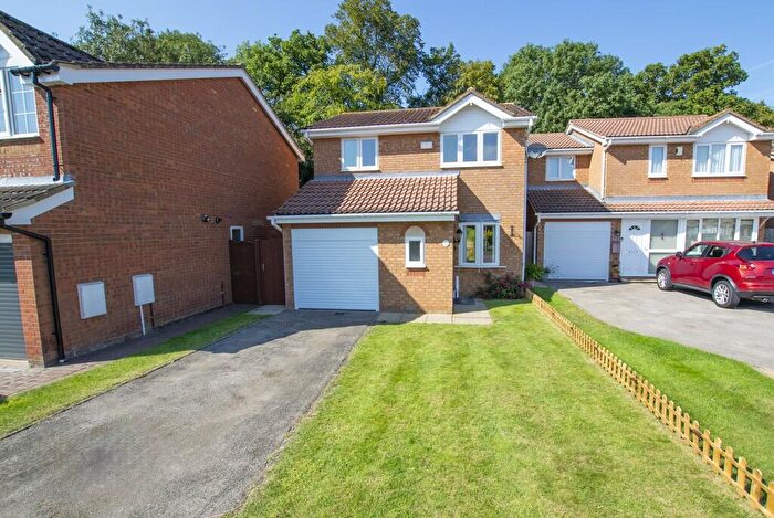 3 Bedroom Detached House To Rent In St Andrews Drive, SG1