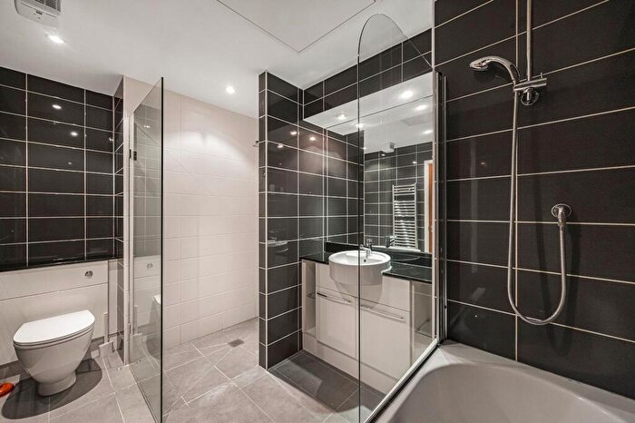 2 Bedroom Duplex To Rent In Western Gateway, Alaska Apartments, E16