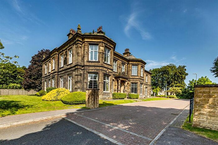 1 Bedroom Apartment For Sale In Sinderhill Court, Northowram, Halifax, HX3