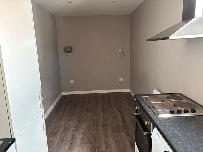 Studio To Rent In Hamlet Court Road, Westcliff-On-Sea, SS0