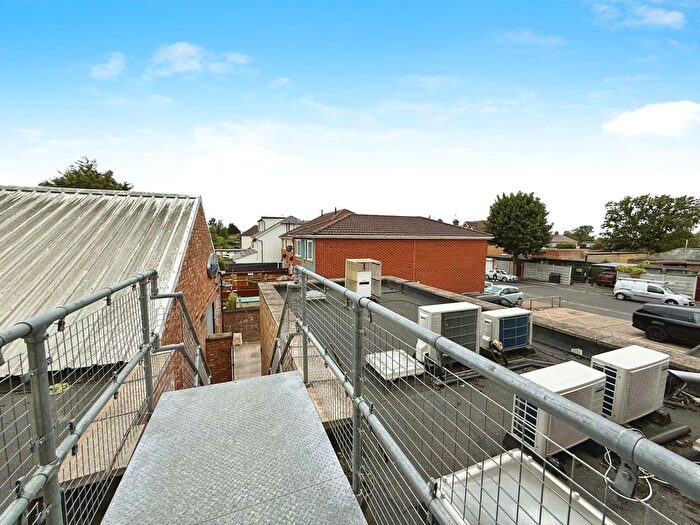 2 Bedroom Flat To Rent In Hornchurch Road, Hornchurch, RM12