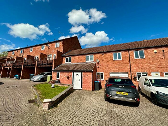 3 Bedroom Terraced House For Sale In Taylors Mews, Neath Hill, Milton Keynes, MK14