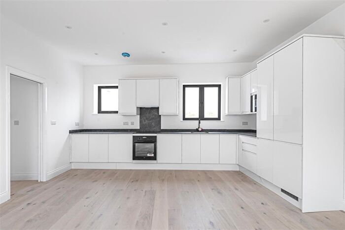 2 Bedroom Flat To Rent In Northfield Avenue, London, W13