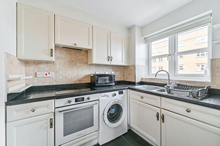 2 Bedroom Flat To Rent In Glaisher Street, Deptford, London, SE8