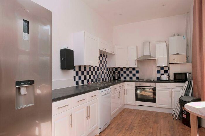 6 Bedroom End Of Terrace House To Rent In Roundhill Crescent, Brighton, BN2