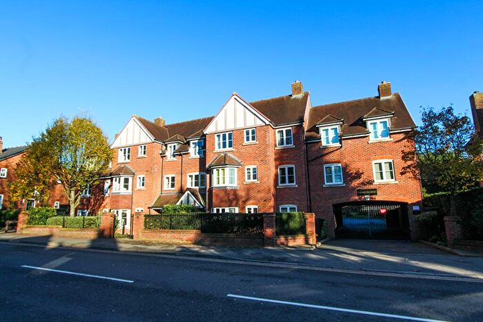 2 Bedroom Apartment For Sale In Elisabeth Court, Lichfield Road, Four Oaks, B74