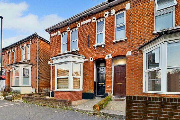 5 Bedroom House To Rent In Cromwell Road, Southampton, SO15