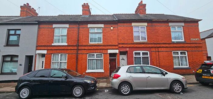 3 Bedroom Terraced House To Rent In Chepstow Road, Leicester, LE2